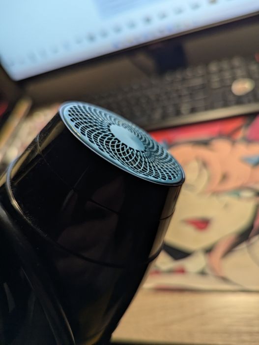 Фен Philips Dry Care Pro 2100 (BHD272)