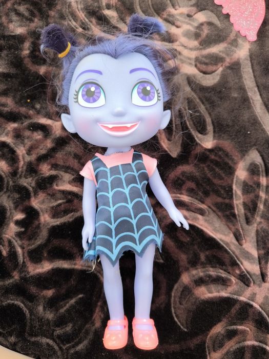 Păpușă Vampirina