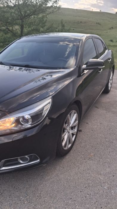 Vând chevrolet malibu