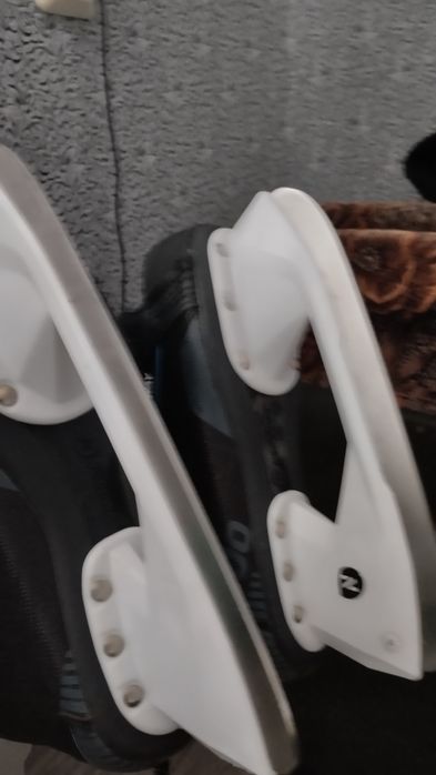 Коньки продам новые