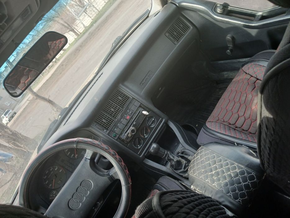 Продам ауди в4 1992г.