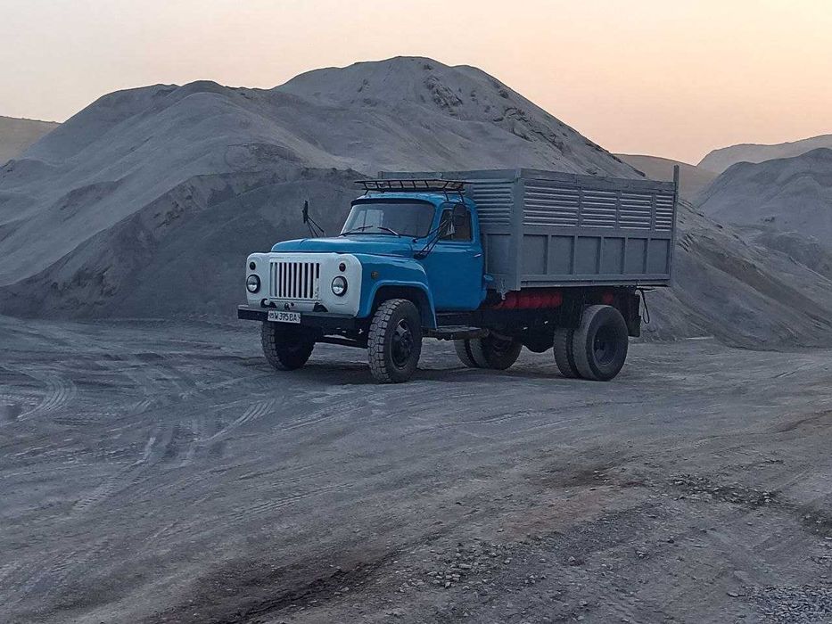 Gaz 53 xolati yaxshi. ishga tayyor. Balonlari 70%