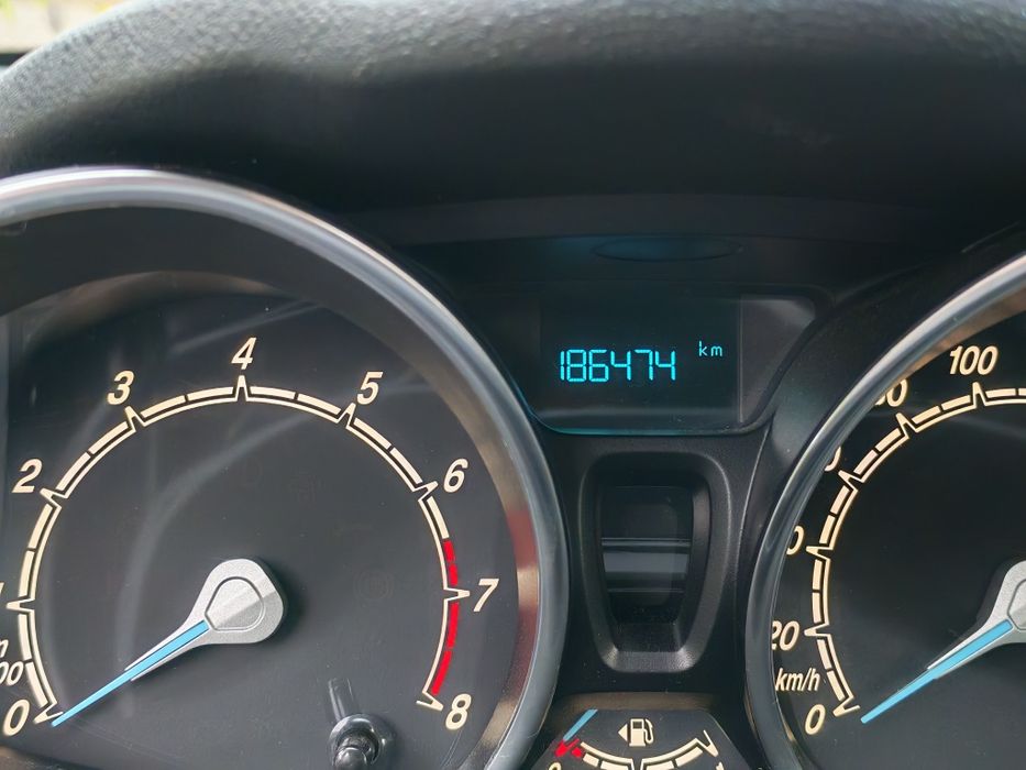 Vând Ford Fiesta Euro 6