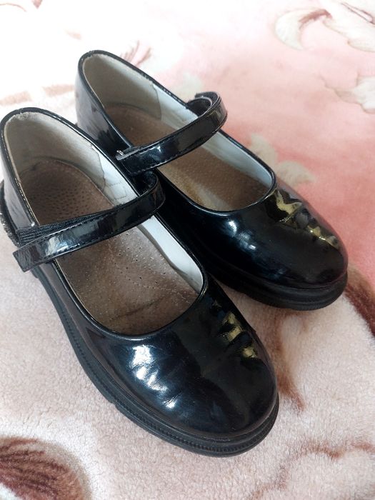 Туфли на девочку 30рр