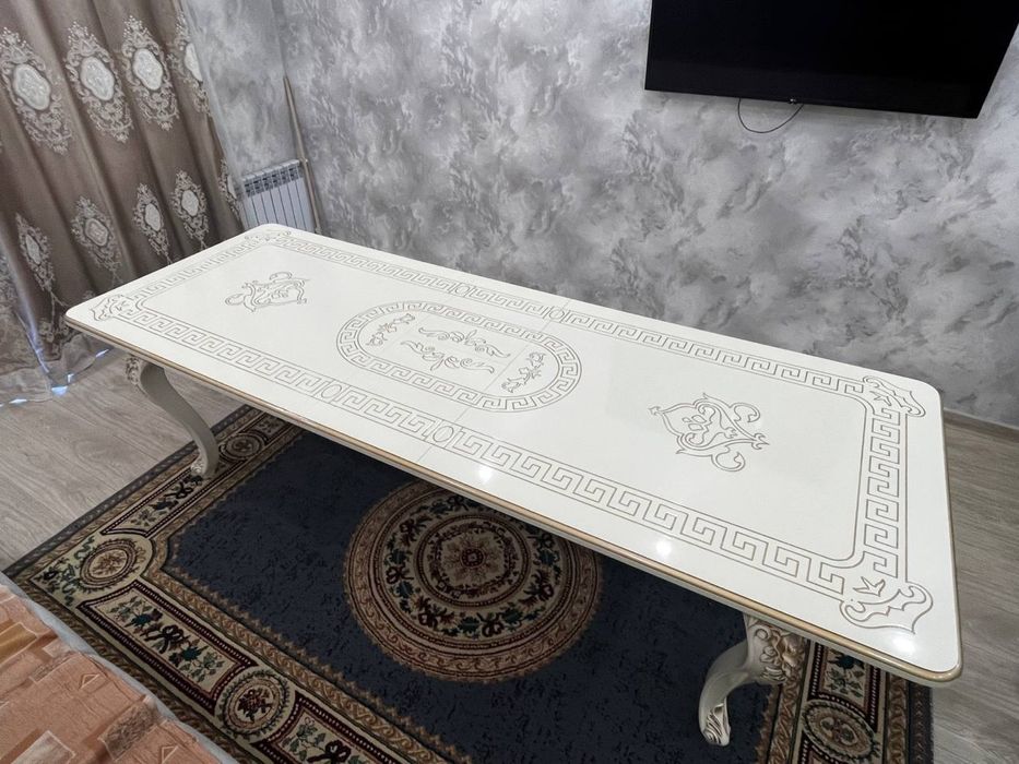 Продам стол и стулья