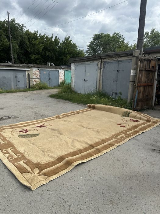 Продам ковер большой