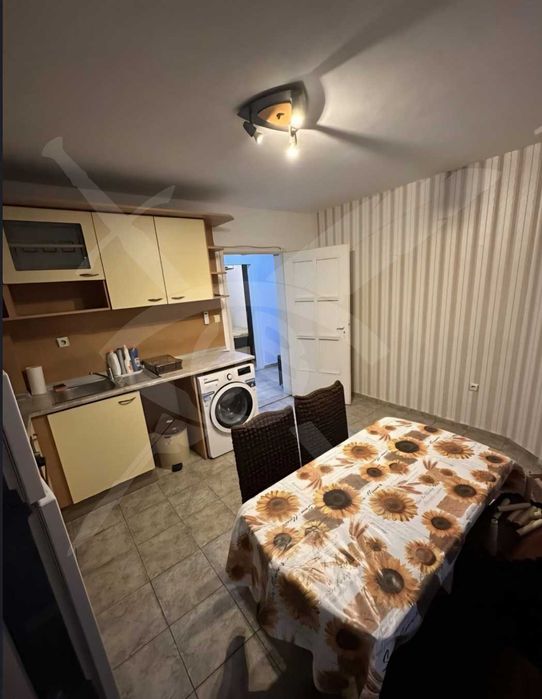 Тристаен апартамент в района на Колхозен пазар - 94739