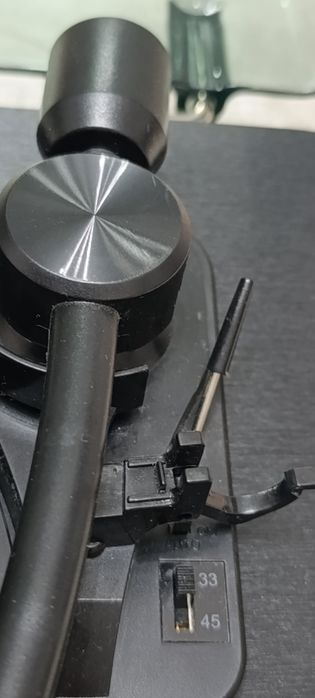 Виниловый проигрыватель Lenco L-30BK