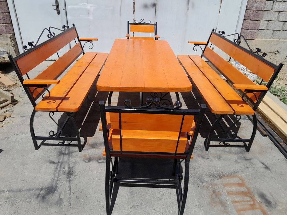 Столь и скамейка стулья