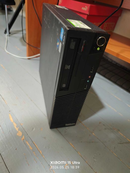 Нстолен компютър LENOVO ThinkCenter M71e
