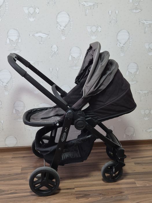 Продам коляску Graco