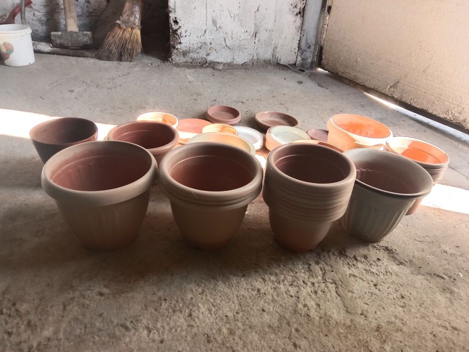 Продам горшки для цветов