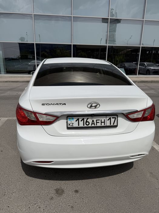 Автомобиль Hyundai Sonata