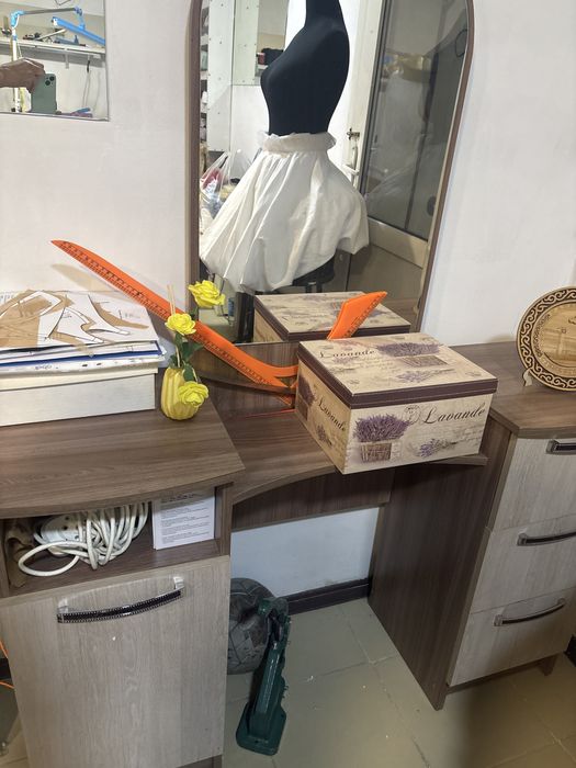 Продам тремо с зеркалом