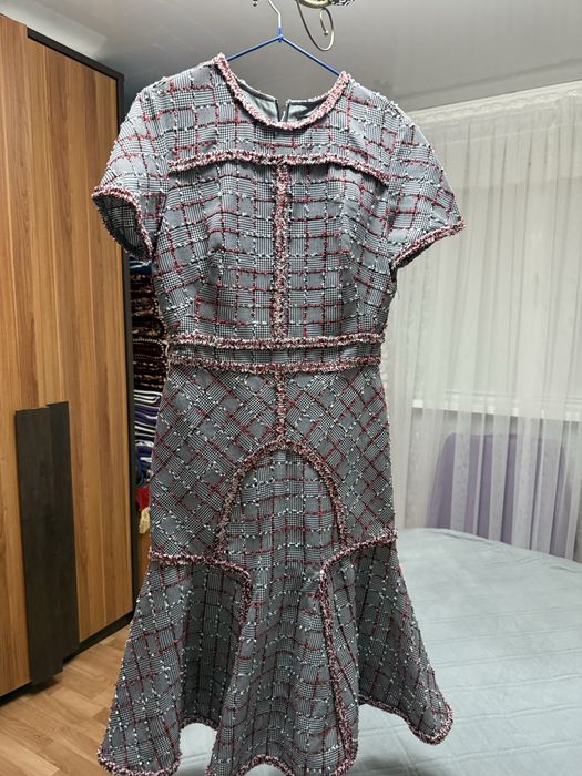 Продаю б/у платья. Размеры 42,46