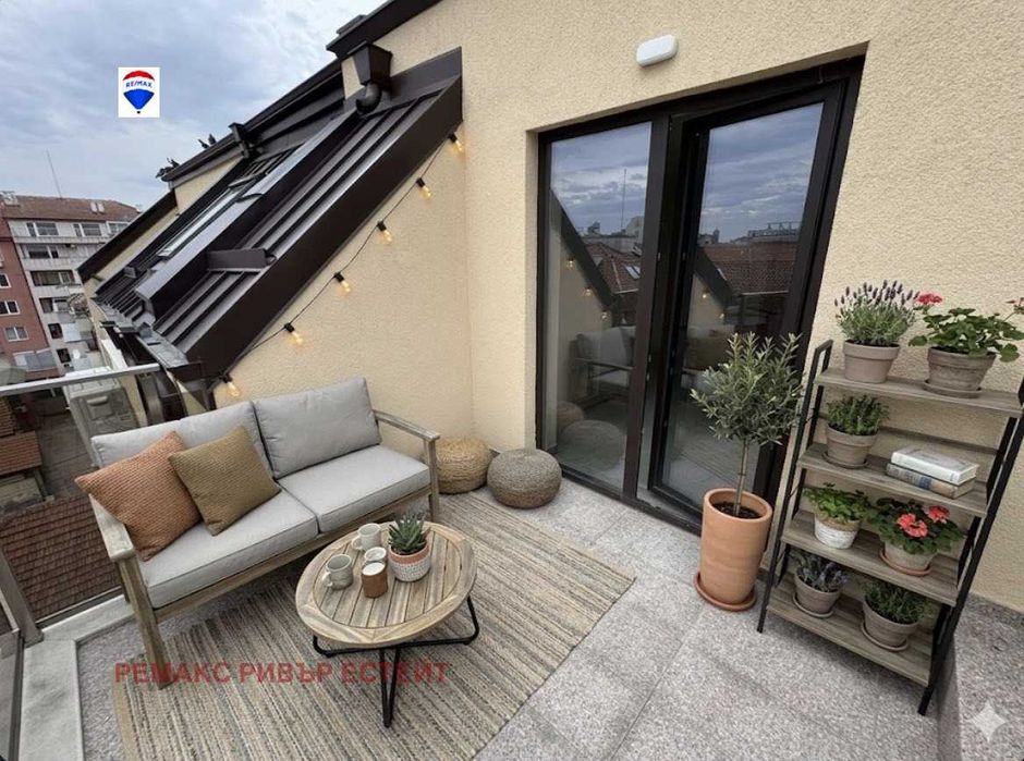 Просторно ателие за продажба кв. Широк център