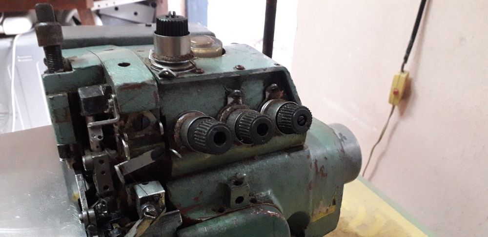 Оверлок четырёхниточный