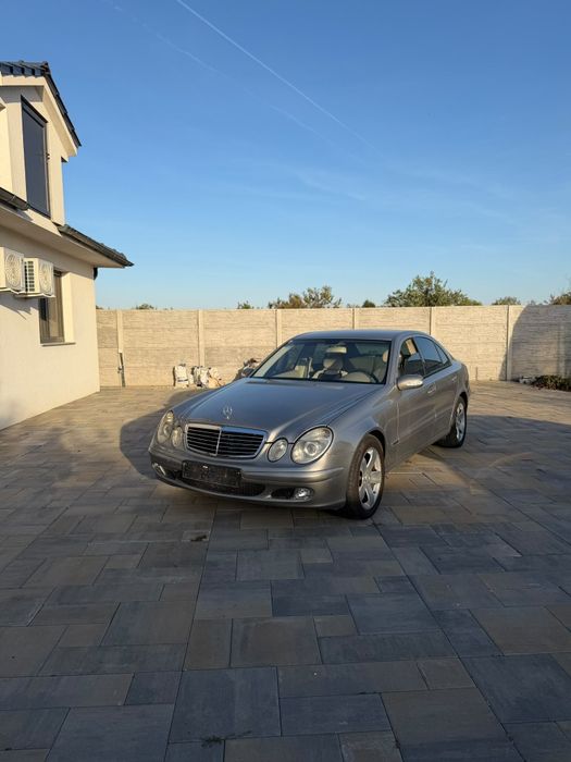 Mercedes-Benz E-Class W211 - An 2004 - 2.2 CDI - Cutie Automată - Climă * Încălzire Scaune