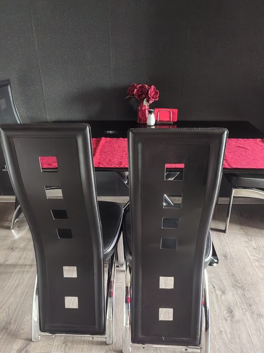 Голяма трапеза маса с 6 стола