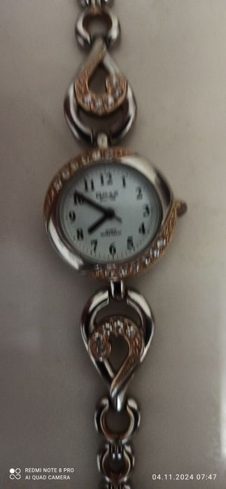 Продам женские часы