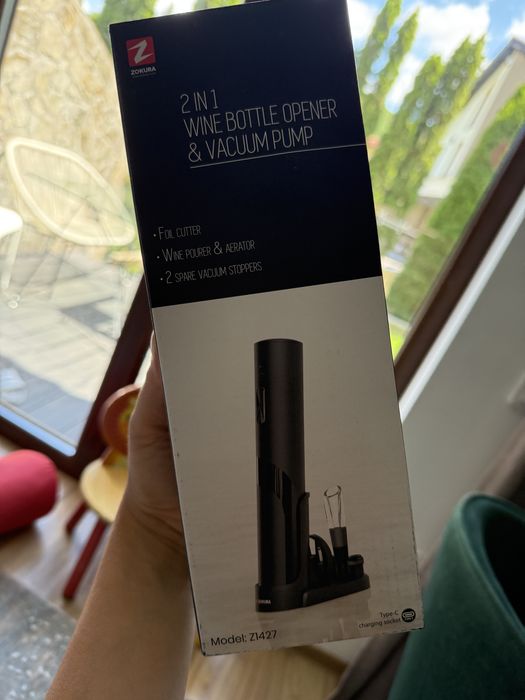 Deschizător electric de vin + pompă vacuum 2 în 1 – NOU