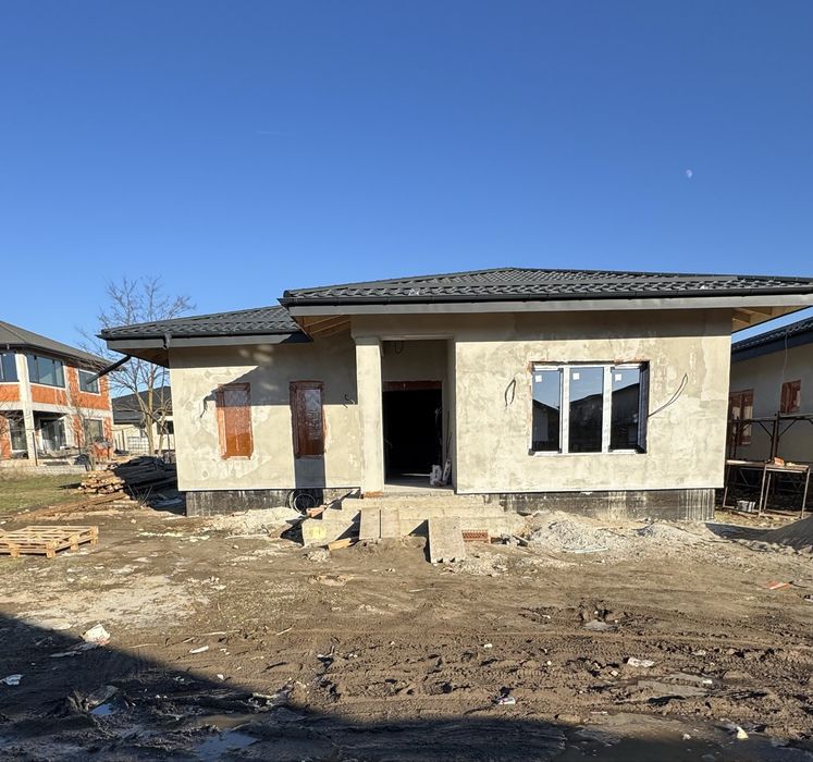 Casă nouă, tip parter, în Brănești