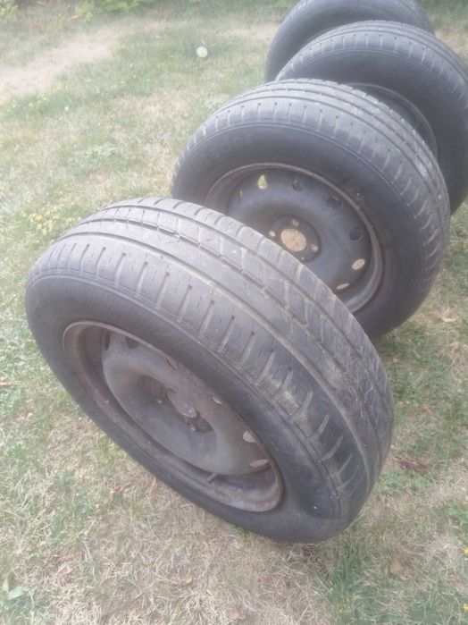 De vanzare set patru roti dacia logan