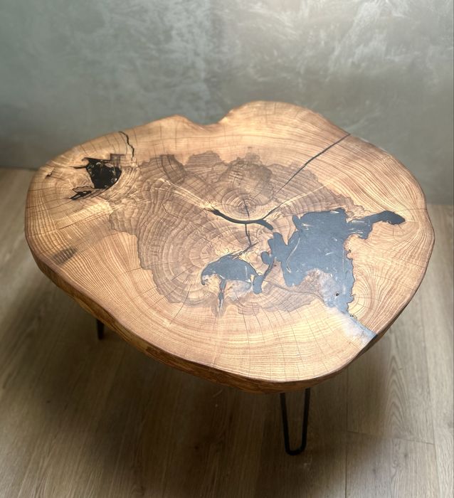 Уникална маса от масив дъб и метал