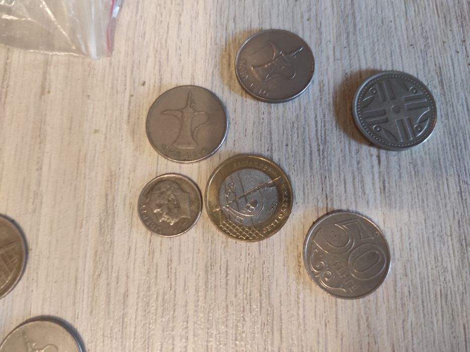 Продам монеты  рубли юбилейные