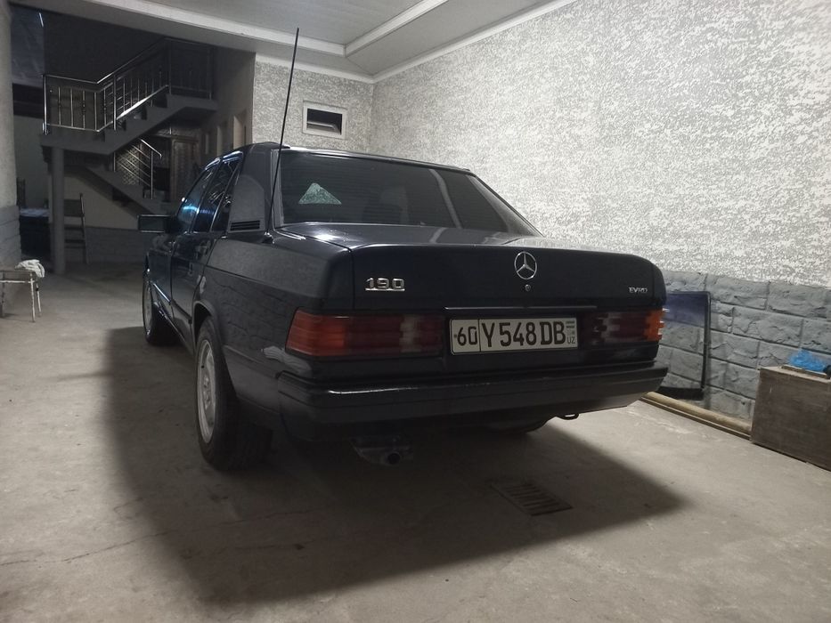Мерседес 190 Сотилади.