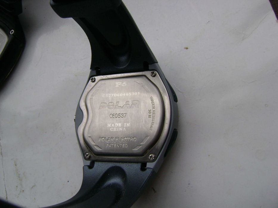 Продавам 5 броя кварцови часовника Casio,Polar,OVO