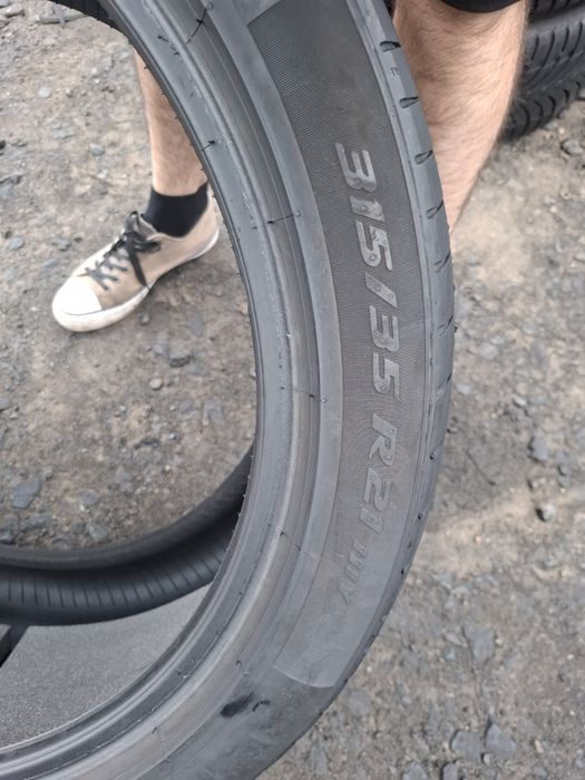 Vand 2 anvelope 315 35 21 pireli de vara bune dot 2024