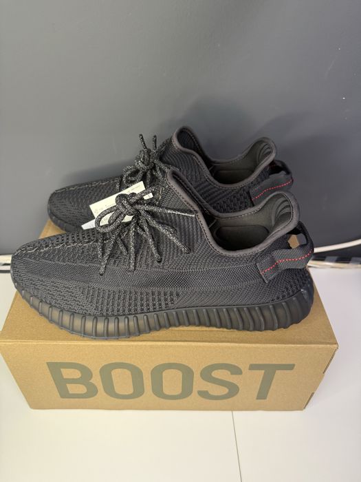 Adidasi adidad yeezy 350 v2