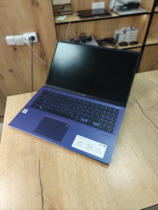 Asus VivoBook 15 | Core i3 | ОЗУ 8гб | SSD 256гб