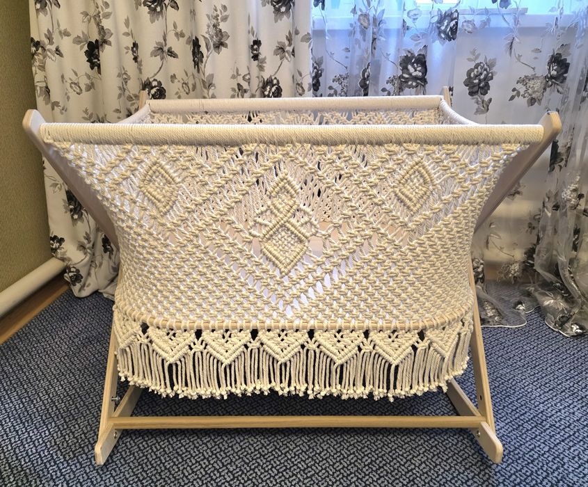 Продам НОВЫЙ бесик ручной работы