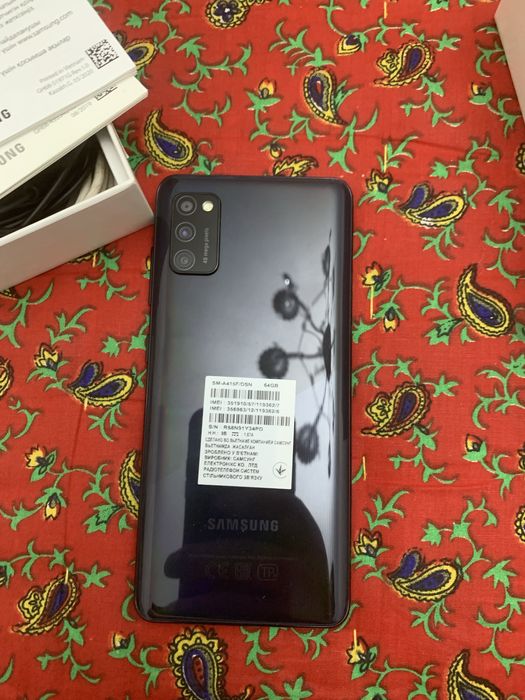 Самсунг А41 4/64 гб