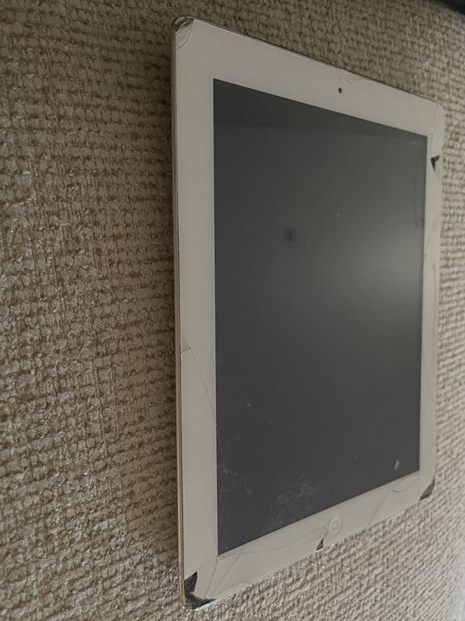 Apple Ipad 4 на запчасти(рабочий)