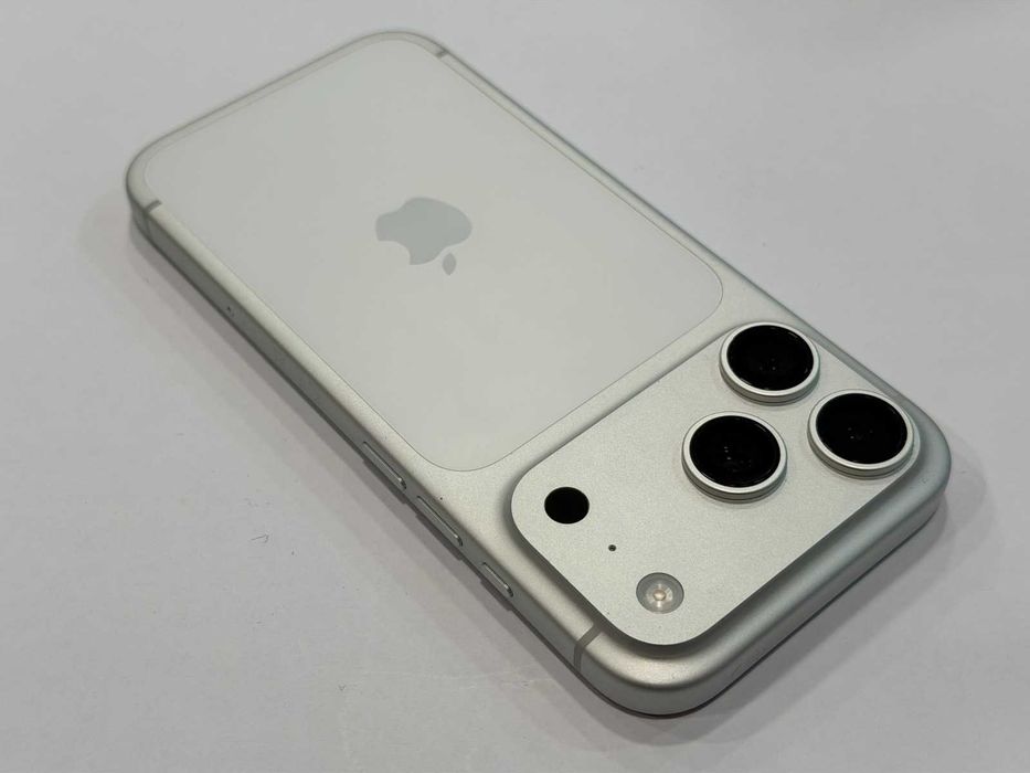 iPhone 17 Pro 256GB – 100% Battery Health