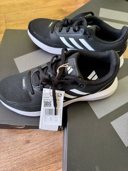 Adidas originali din plasa