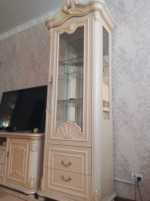 Продам шкаф для гостиной