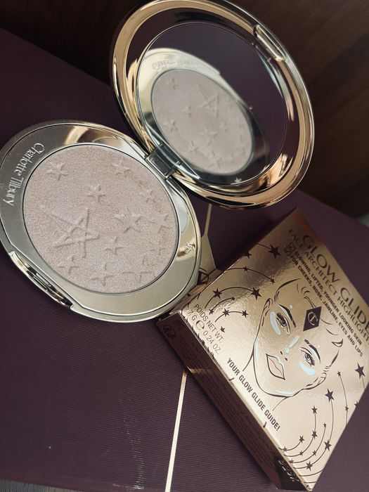 Набор косметики от Charlotte Tilbury