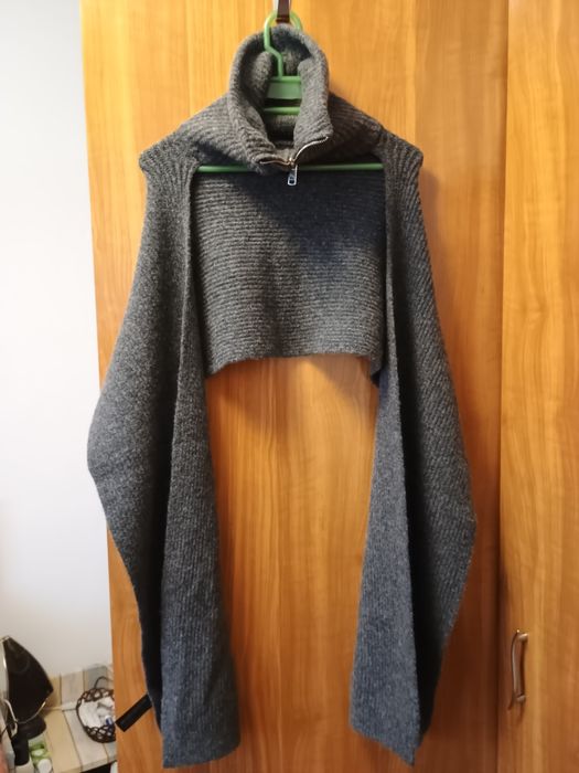 Fulare mari,noi,nu au fost purtate,Zara