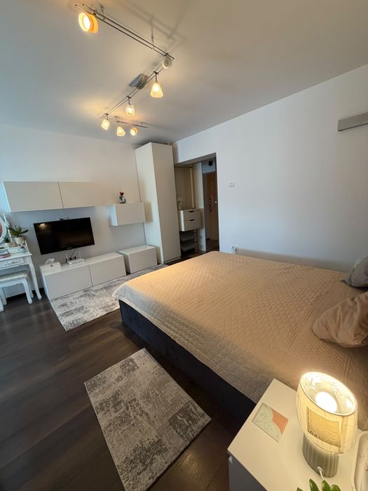 Proprietar vand garsoniera moderna  zona Dristor 2, metrou la iesirea din bloc . EXCLUS AGENTII