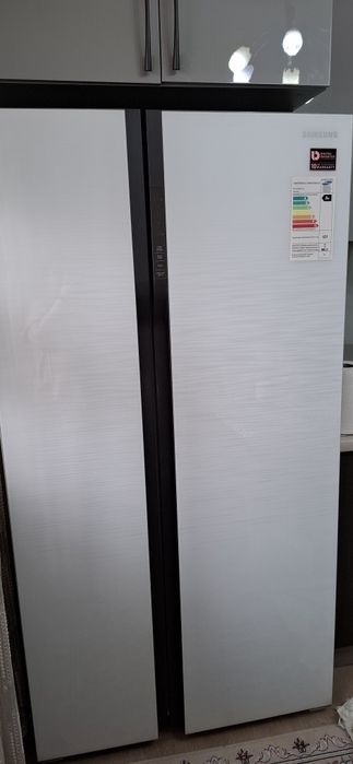 Продам холодильник Самсунг.