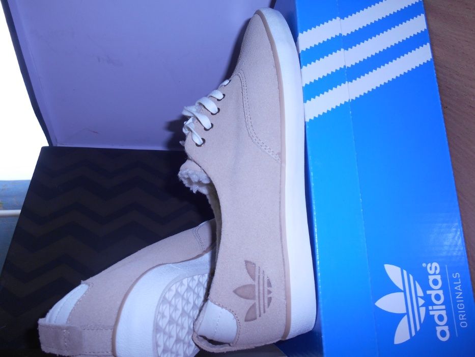 Кроссовки 41 размер новые