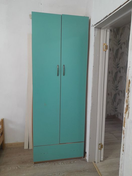 Продам срочно шкаф