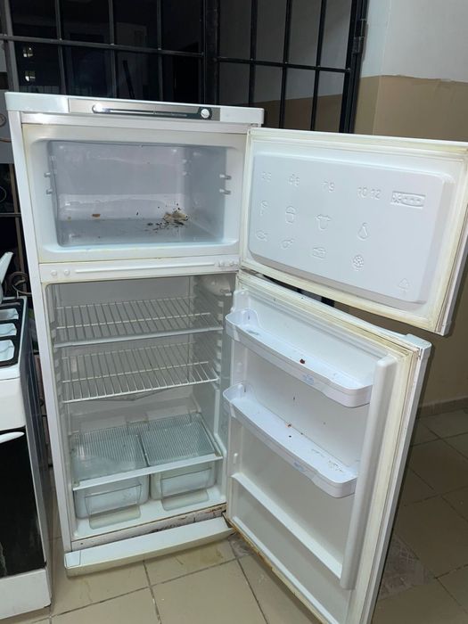 холодильник в хорошем состояний