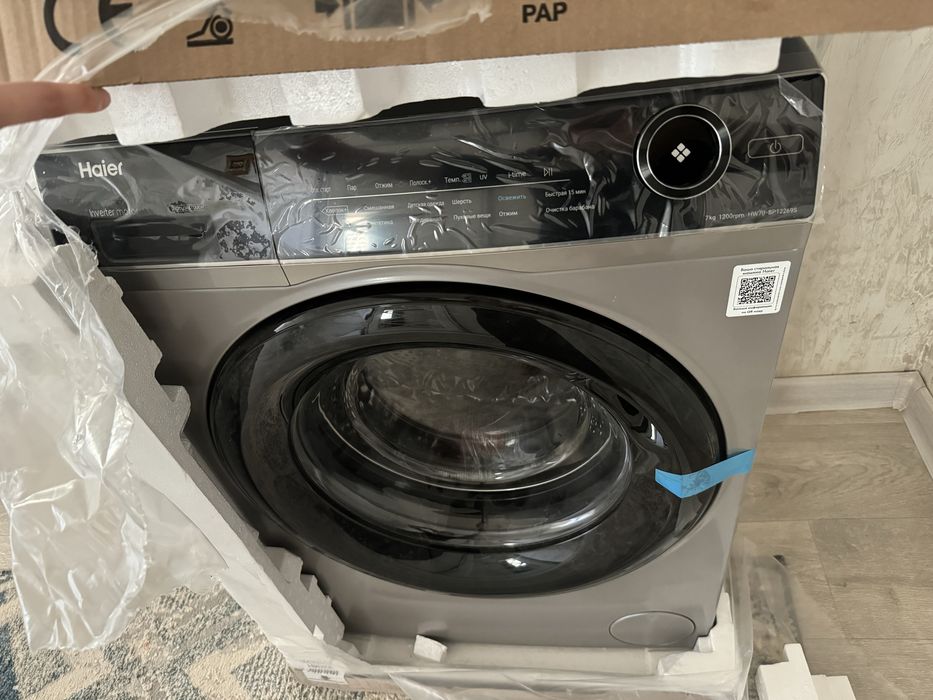 Стиральная машина Haier HW70-BP12269S серебристый