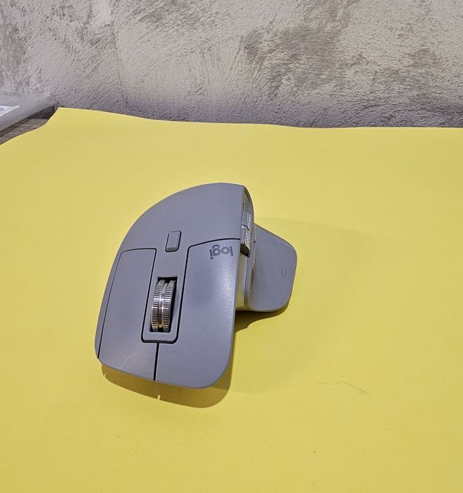 Vând mouse wireless premium Logitech MX Master 3