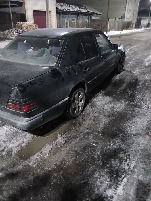 Продам мерс 124 с двигателем м111